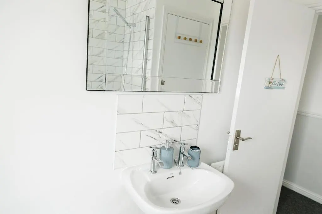 Contractors - Central Cleethorpes Apartment