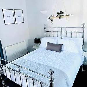 Apartment 2 Bedroomed House Close To Seafront, Cleethorpes